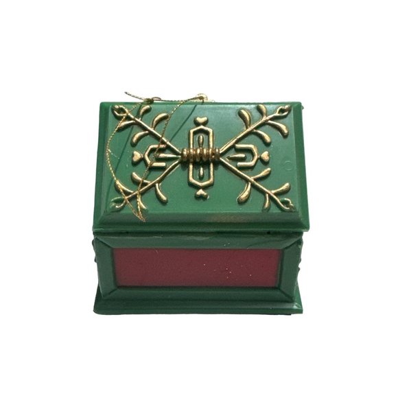 Santa's Secrets Christmas Tree Ornament Limited Ed Green Toy Box - Picture 3 of 5